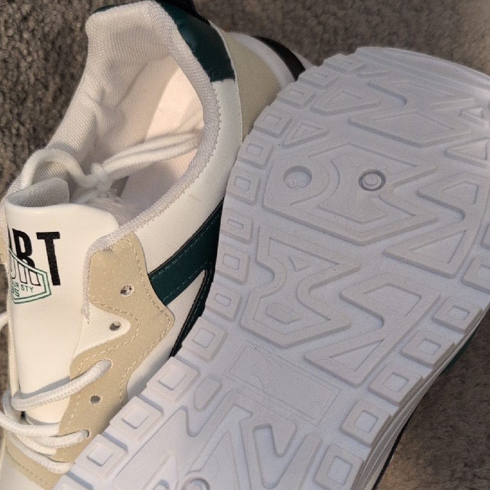 Size 39 Fits Like A Mens 7 Or A Women's 9.         White and Green Sneakers - Picture 3 of 4
